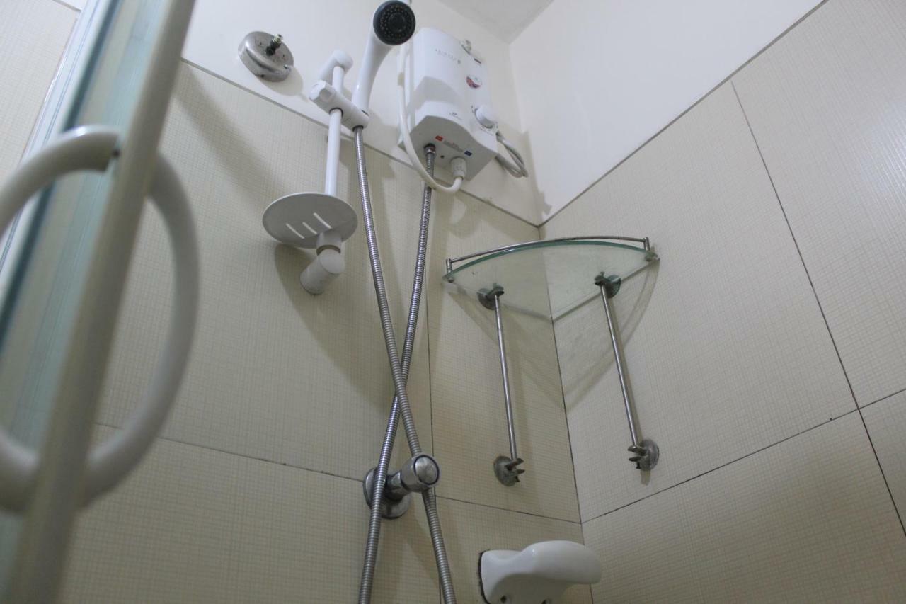 Chateau Elysee A3 Near Airport Wifi Kitchen Paranaque City Exterior foto