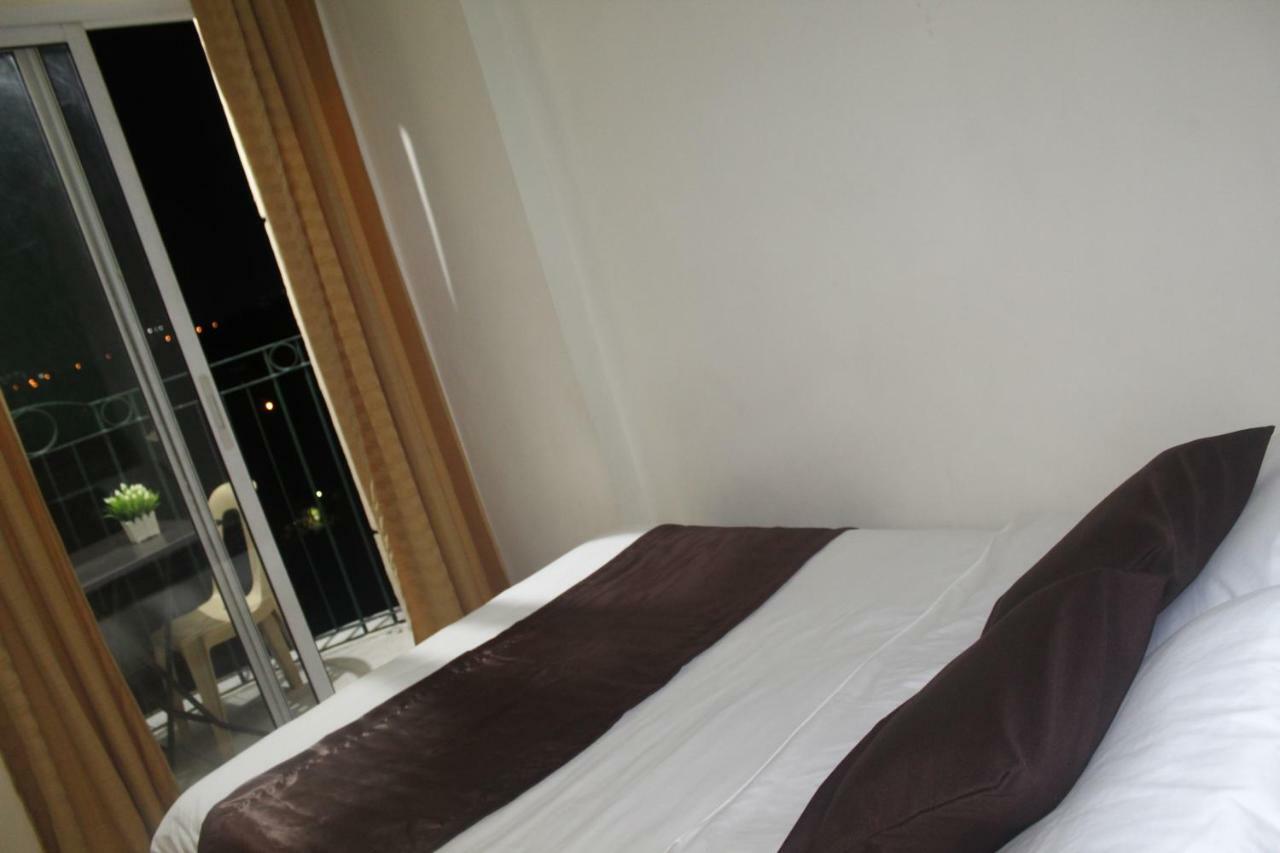 Chateau Elysee A3 Near Airport Wifi Kitchen Paranaque City Exterior foto